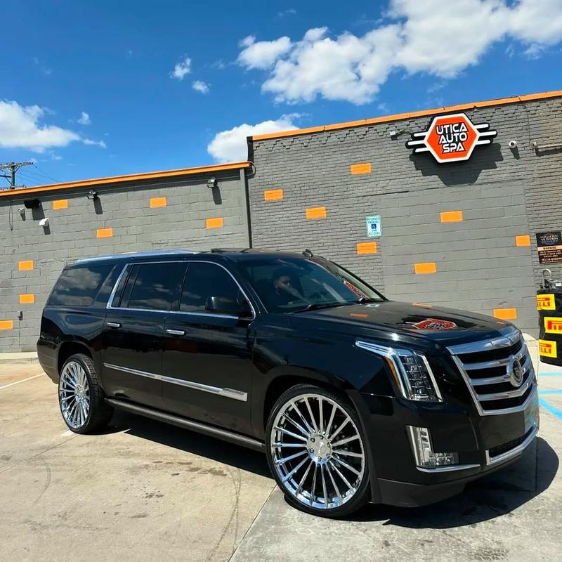 【凯迪拉克最大suv,凯迪拉克最大suv凯雷德】