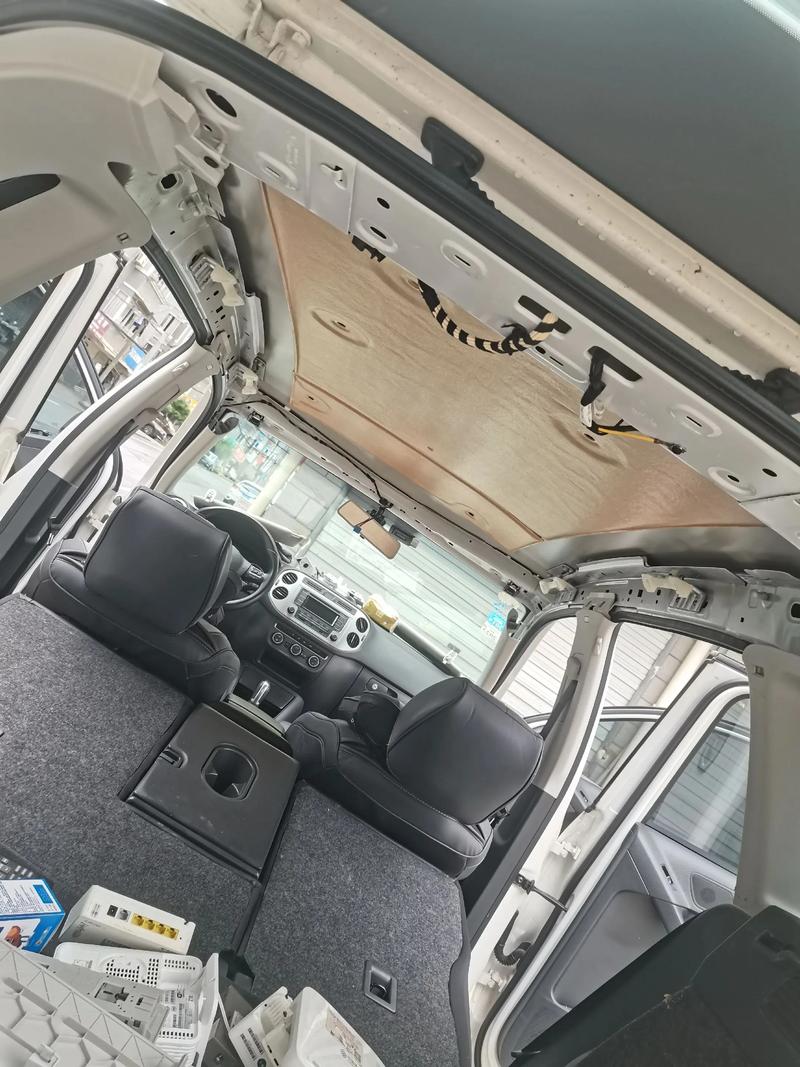 车子内饰顶棚有污垢能洗掉吗 车顶布脏了能自己洗吗