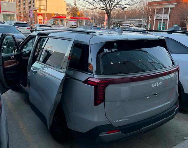 起亚carnival7人座价格(起亚7座车型)