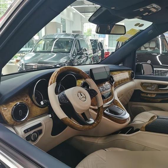 奔驰商务车七座圣母峰价格,2021款奔驰圣母峰价格