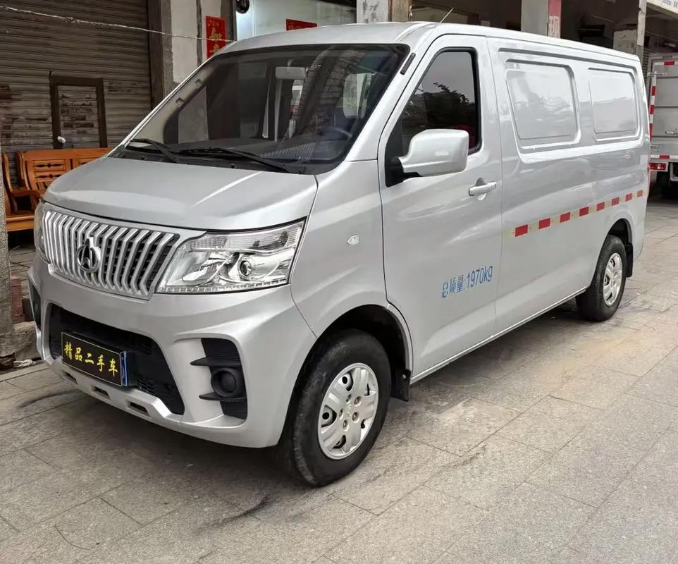 长安睿行m60货运版 长安睿行m60货运版5座能过绿通吗