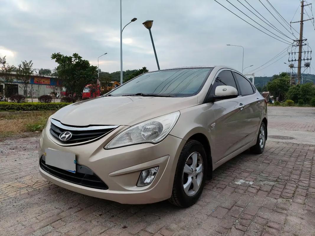 12款现代瑞纳二手车价格/12年现代瑞纳新车多少钱