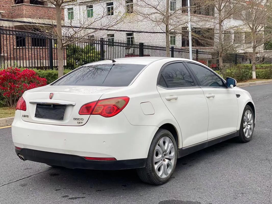 荣威550汽车图片报价 荣威55018t 汽车报价及图片