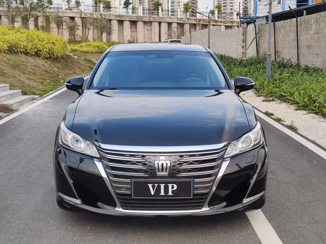 【二手14代皇冠值得买吗,二手14代皇冠多少钱】