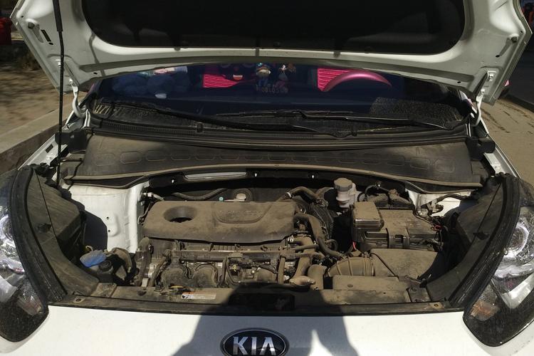 东风悦达起亚kx3发动机质量怎么样(起亚kx3发动机舱图片)