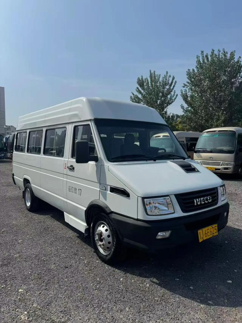 17座依维柯多少钱,17座依维柯多少钱一辆