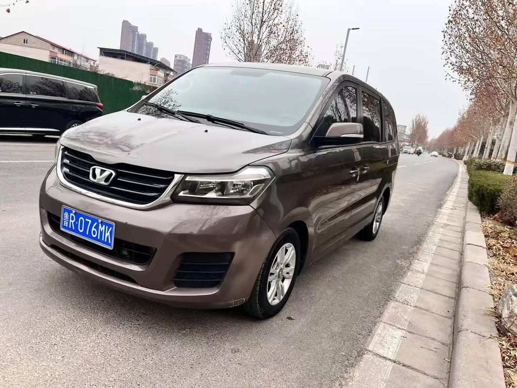 华颂七座商务车 华颂七座商务车为什么几万块钱